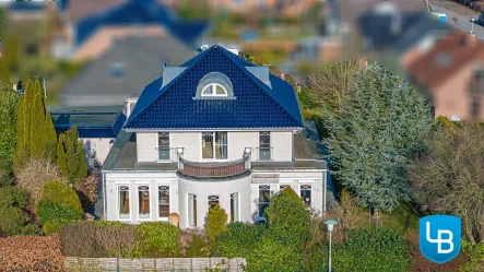 Schön Eingewachsen - Haus kaufen in Malente - Villa mit großzügiger wohnlicher Atmosphäre oberhalb des Kellersees