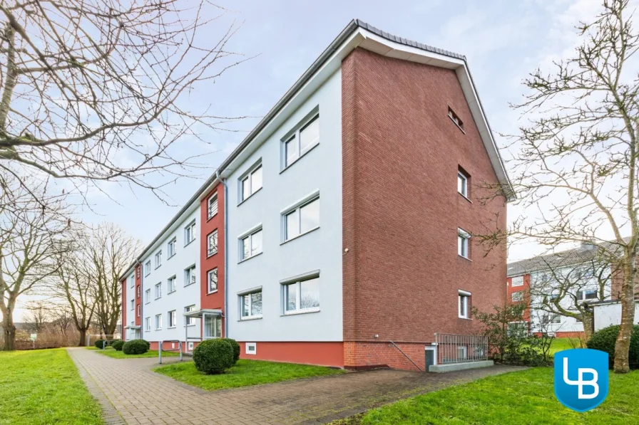 Seitenansicht - Wohnung kaufen in Schwentinental - Modernisierungsbed. 3-Zimmer-ETW mit Sonnenbalkon