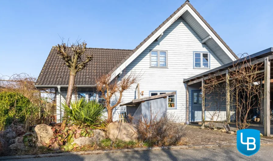 Hausansicht - Haus kaufen in Ascheberg - Platz für die ganze Familie - Einfamilienhaus mit Einliegerwohnung in Ascheberg