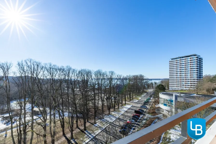 Ihr Ausblick - Wohnung kaufen in Plön - Dem Großen Plöner See ganz nah! Sonnige 2,5 Zimmer-Wohnung mit Balkon