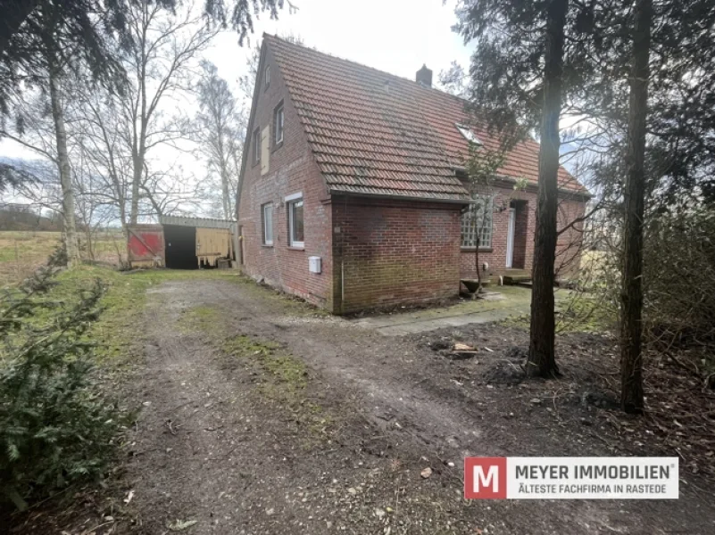 Frontansicht - Haus kaufen in Elsfleth - Stark sanierungsbedürftiges Wohnhaus in Moorhausen, Elsfleth (Obj.-Nr.: 6370)