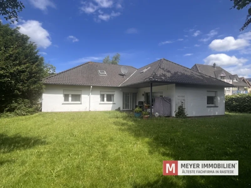 Objektansicht - Haus kaufen in Rastede - Vermieteter Bungalow im Ortskern von Rastede (Obj.-Nr.: 6401)