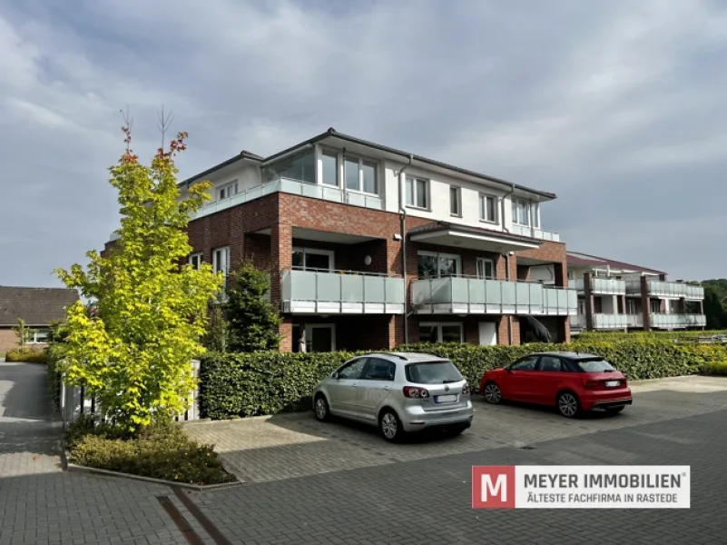 Objektansicht - Wohnung mieten in Rastede - Komfort-Oberwohnung mit Südausrichtung in bester, zentraler Ortslage (Obj.-Nr. 5727)