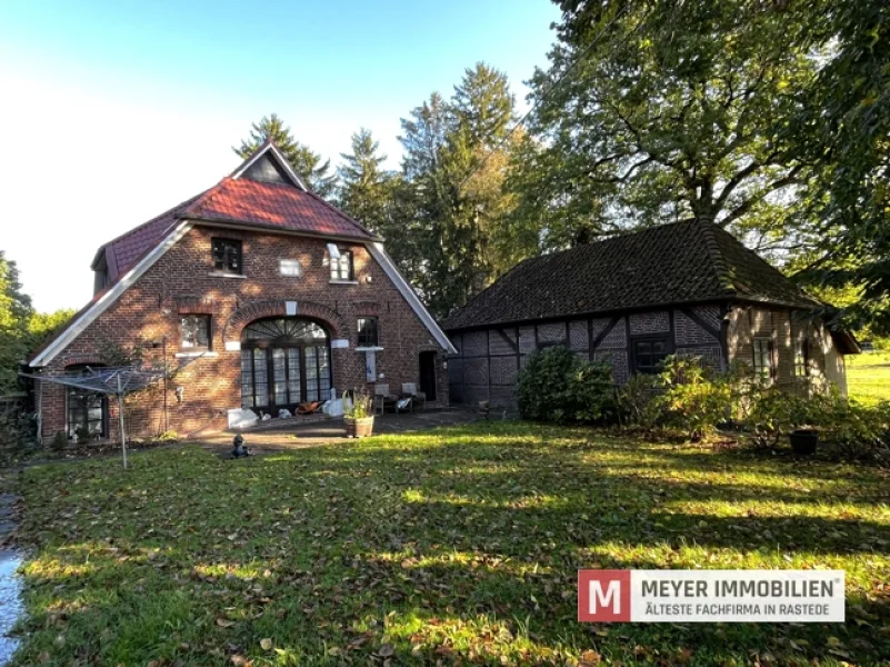 Objektansicht - Haus kaufen in Ovelgönne / Salzendeich - Resthof mit 4 Wohneinheiten auf 3,8 ha Grünland in idyllischer Lage von Salzendeich (Obj.-Nr.: 6449)