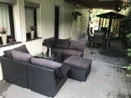 Weitere Terrasse neben dem Haus