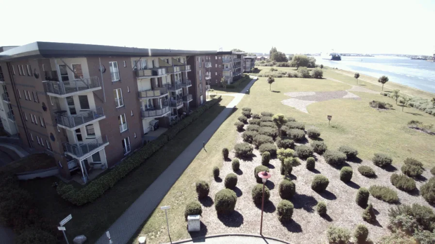 IMG-346d819a2f97440fbf3c791c22e61fb3.jpg - Wohnung mieten in Rostock - Exklusive Wohnung mit faszinierendem Warnow-Panorama