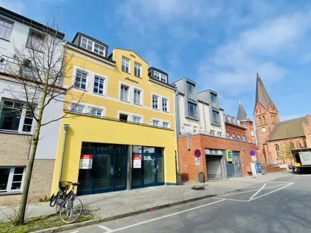 Aussenansicht - Laden/Einzelhandel mieten in Rostock / Warnemünde - Laden-/ Büro-/ Praxisfläche im Ostseebad Warnemünde