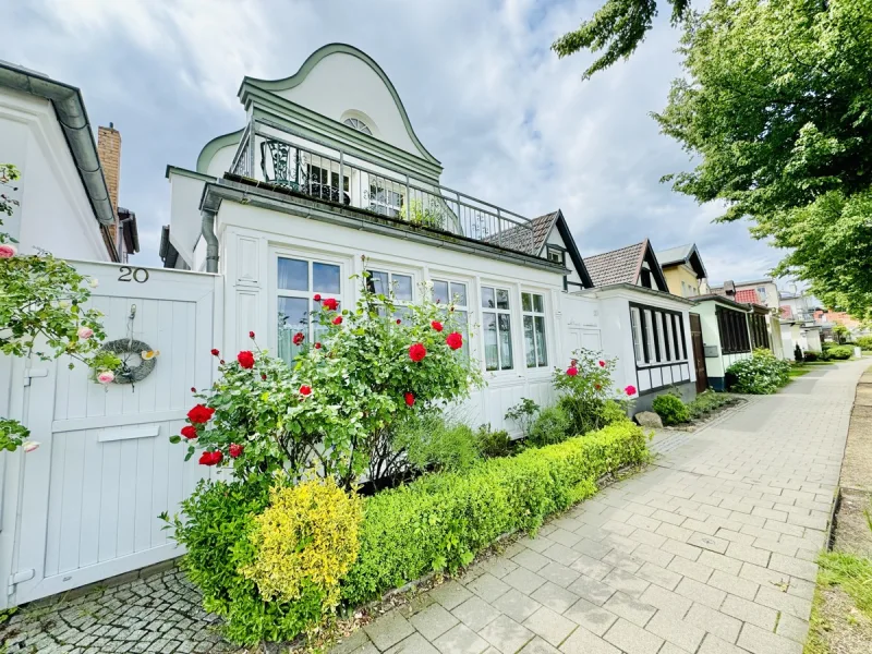 Hausansicht - Haus mieten in Rostock / Warnemünde - Wohnen im Fischerhus direkt am Alten Strom in Warnemünde