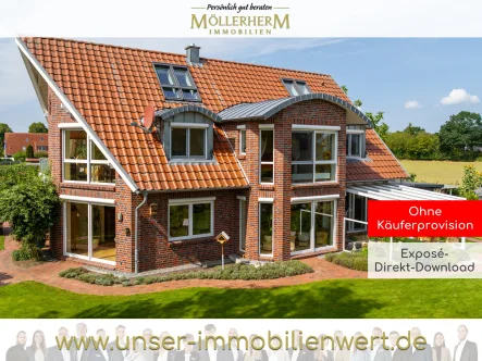 Rückansicht - Haus kaufen in Krummesse - Grüner Luxus: Exklusives Wohnen und Arbeiten in einem PV-autarken Traumhaus - Hochwertiges Architektenhaus in Krummesse