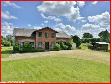 Startbild - Haus kaufen in Mittelangeln - Im Herzen von Angeln - Historisches Bauernhaus mit Einliegerwohnung und großzügigem Gartenidyll