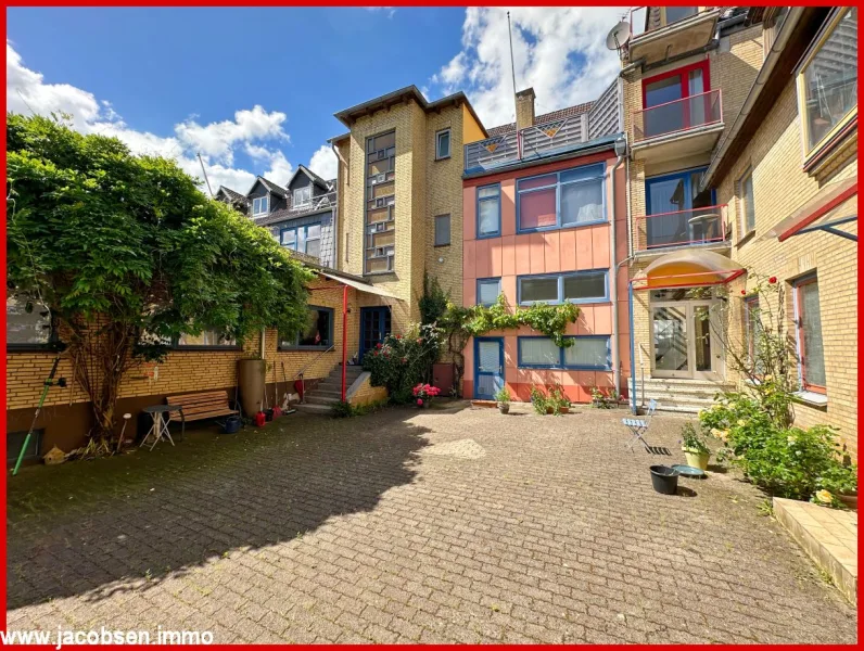 Südansicht Innenhof - Haus kaufen in Schleswig - 2 vielfältige, historische Anwesen mit Entwicklungspotenzial an der Schlei