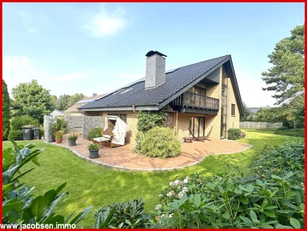 Süd-Westansicht - Haus kaufen in Schuby - Ankommen, genießen, durchatmen...Ein außergewöhnliches, modern gestaltetes Zuhause