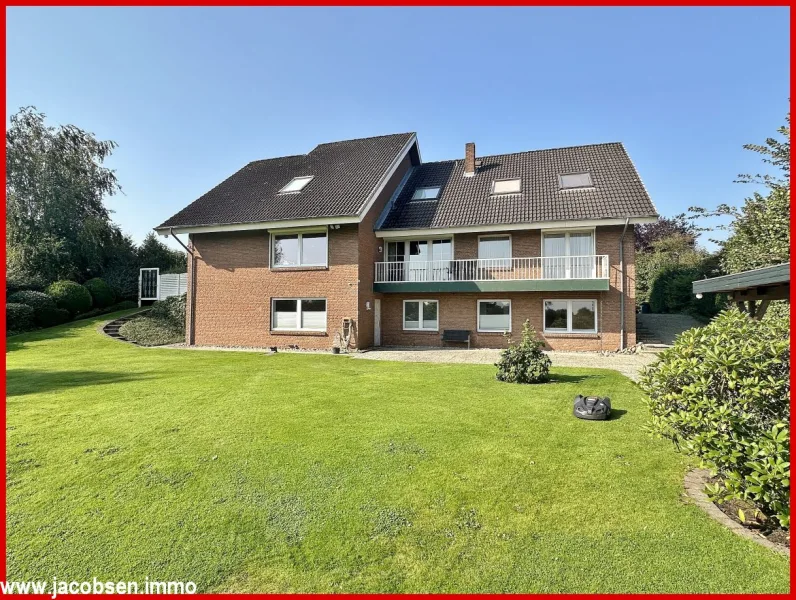 Ansicht aus Ost - Haus kaufen in Treia - Das Haus der vielen Möglichkeiten - Großzügiger Wohntraum mit Gartenoase und Zugang zur Treene