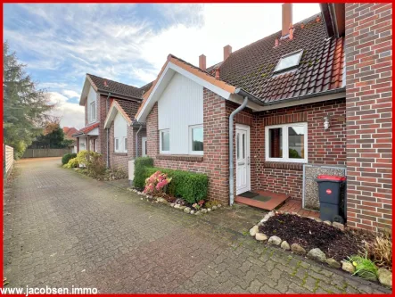 Eingangsbereich - Haus kaufen in Schleswig - "Eine kleine Stadtoase" - Charmantes Reihenmittelhaus mit kleinem Garten, Garage & Stellplatz