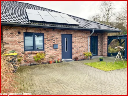 Westansicht - Haus mieten in Schuby - "Mit der Zeit gehen" - Modernes und energieeffizientes Leben zu ebener Erde in Schuby