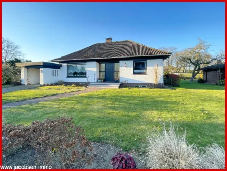 Süd-Ost-Ansicht - Haus kaufen in Sieverstedt - "Bis ins hohe Alter" - Gepflegter Winkelbungalow mit Gartenoase in ländlicher Idylle