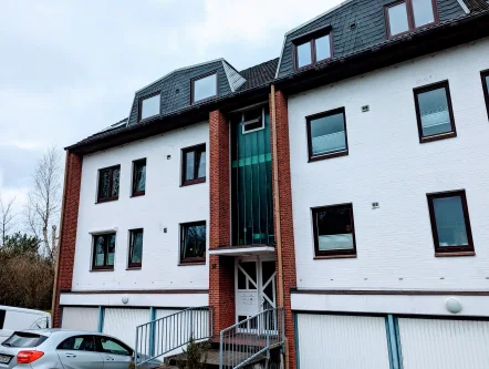 Hausansicht - Wohnung kaufen in Schwentinental - Großzügige Dachgeschosswohnung in gepflegter Anlage