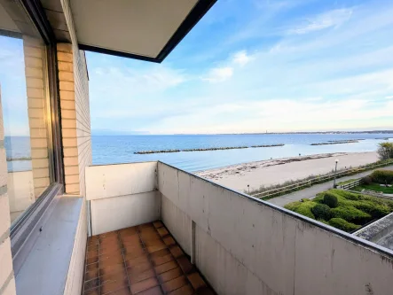 Ausblick vom Balkon - Wohnung mieten in Kiel - Exklusive Meerblickwohnung in Schilksee – Erste Reihe an der Strandpromenade