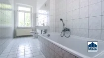 Badezimmer mit Badewanne