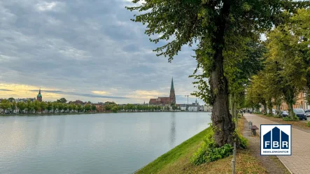 Weche ein Lebensgefühl - Wohnung kaufen in Schwerin - Familienfreundliche Wohnung am Pfaffenteich mit zwei Balkonen