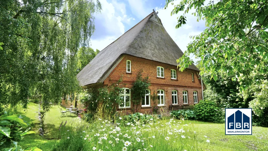 Ihr neues Zuhause - Haus kaufen in Köchelstorf - Einzigartiges Denkmal-Ensemble: Doppelhaushälfte mit Backhaus