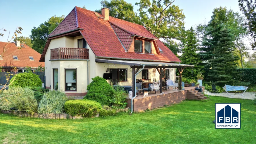 Alles, was das Herz begehrt - Haus kaufen in Ludwigslust - Wunderschönes Einfamilienhaus mit überdachter Terrasse in Endlage