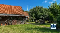 Gartenansicht hinter der Garage