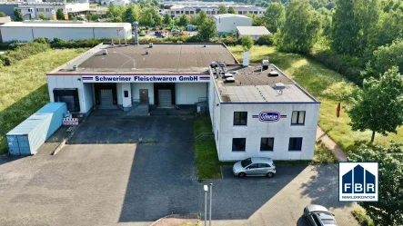 Teilsansicht Front - Halle/Lager/Produktion mieten in Schwerin - Attraktives Gewerbeobjekt zur Anmietung in Schwerin