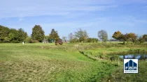 Spielplatz hinter der Immobilie