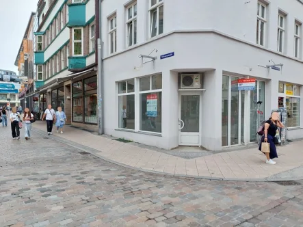 Ansicht - Laden/Einzelhandel mieten in Schwerin - 1 A Lage! Ladenfläche in der Fußgängerzone von 19053 Schwerin - Mecklenburgstraße/ Helenenstraße