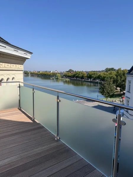 Blick von der Dachterrasse auf den Pfaffenteich