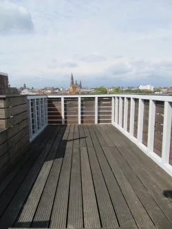 Dachterrasse - Wohnung mieten in Schwerin - Blick über die Dächer von Schwerin! Dachterrasse! 3-Zimmer Maisonettewohnung in 19055 Schwerin - Schelfstadt