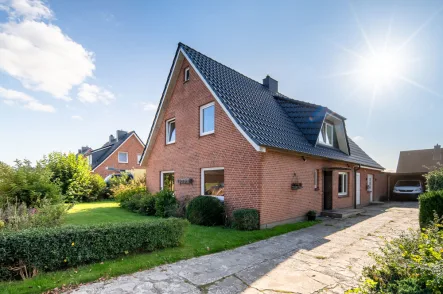 Ansicht - Haus kaufen in Stapel - Wohnhaus mit Einliegerwohnung inmitten der Ferienregion Eider-Treene-Sorge