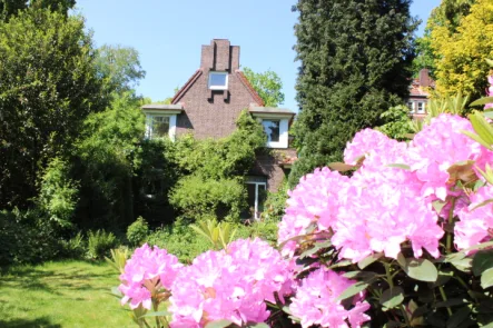 Objektansicht Gartenseite - Haus kaufen in Hamburg; OT Langenhorn - ZFH in guter Lage von HH - Langenhorn