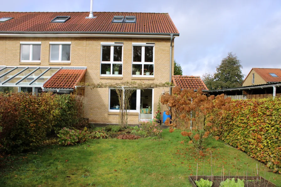 Objektansicht Gartenseite - Haus kaufen in Kiel - REH als Wohlfühloase in 24145