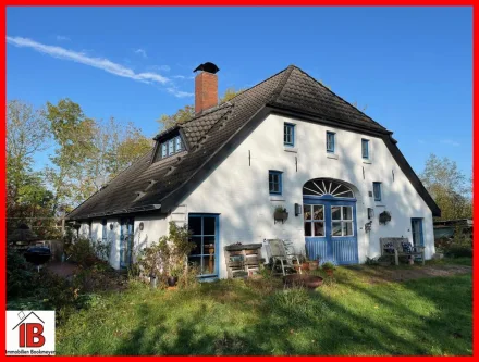 Vordere Ansicht - Haus kaufen in Ovelgönne - Schmuckstück in ländlicher Idylle