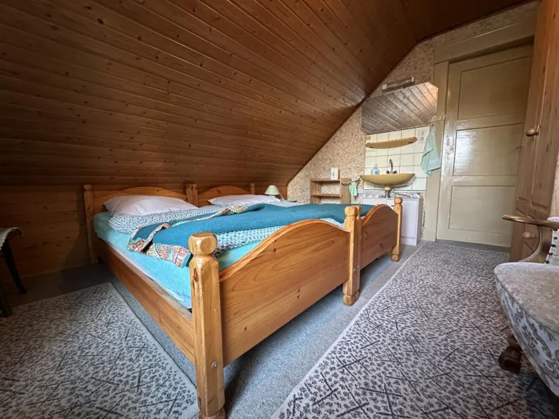 Schlafzimmer DG