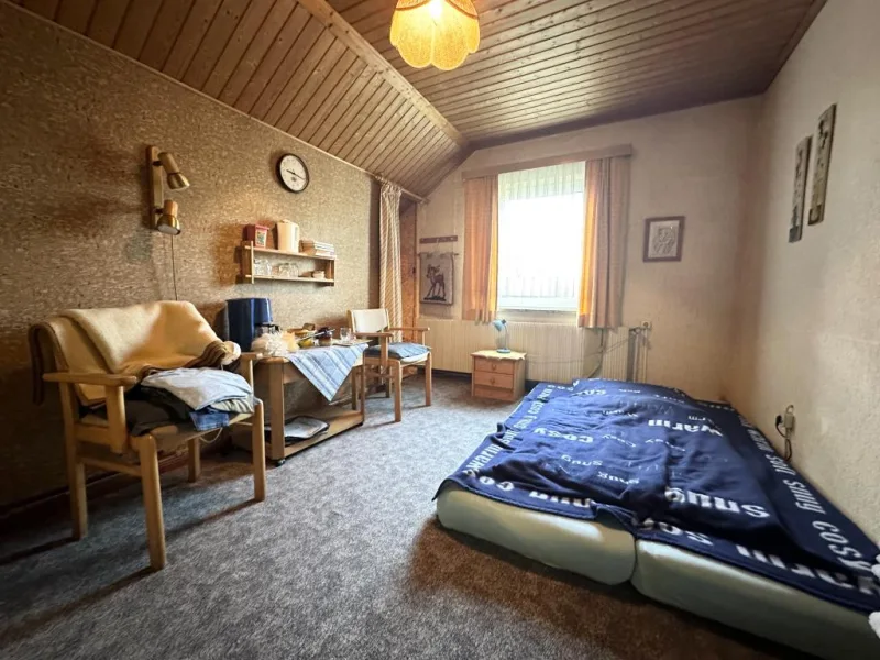 Schlafzimmer DG