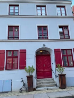 Frankenstr 52 - Wohnung mieten in Stralsund - Sehr helle und freundliche DG-Wohnung mit Balkon und zusätzlicher Dachterrasse zu vermieten