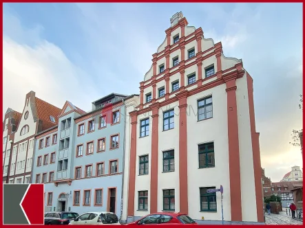 Giebelansicht Semlowerstraße - Wohnung kaufen in Stralsund - Altstadtwohnung mit Terrasse am Alten Markt (1)