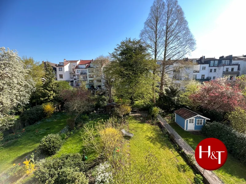 Wohnung kaufen in Bremen – Hechler & Twachtmann Immobilien GmbH - Wohnung kaufen in Bremen / Schwachhausen - Traum Ausblick – mitten in der Stadt... mit Terrasse und Balkon!