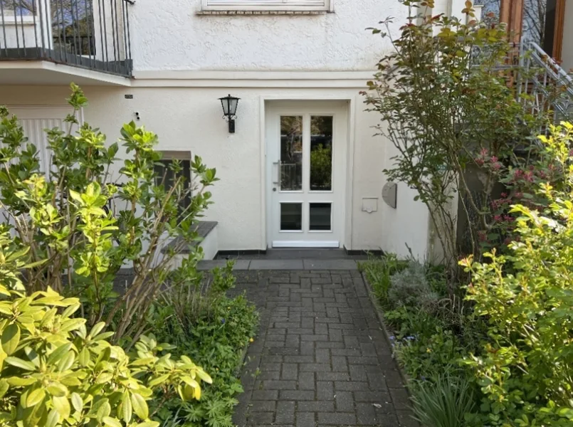 Wohnung kaufen in Bremen – Hechler & Twachtmann Immobilien GmbHauseingang