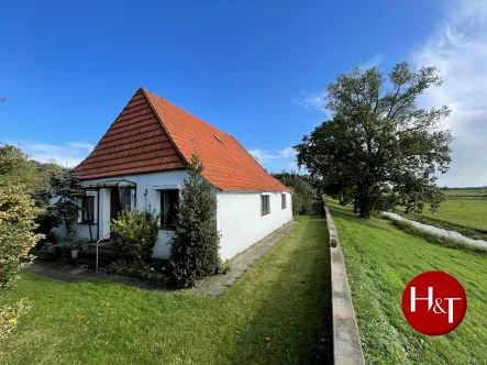 Kauf Haus Bremen Strom – Hechler & Twachtmann Immobilien Gmbh - Haus kaufen in Bremen - Direkt auf dem Ochtumdeich mit Blick bis Hasbergen – Lage, Lage, Lage!