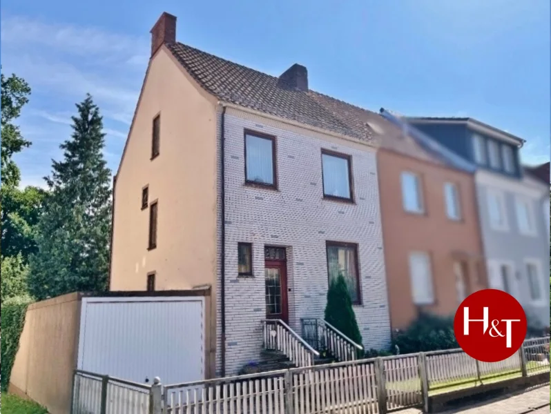 Haus zu verkaufen Bremen Rablinghausen – Hechler & Twachtmann Immobilien GmbH - Haus kaufen in Bremen - Ein- bis Zweifamilienhaus mit Doppelgarage in Rablinghausen!