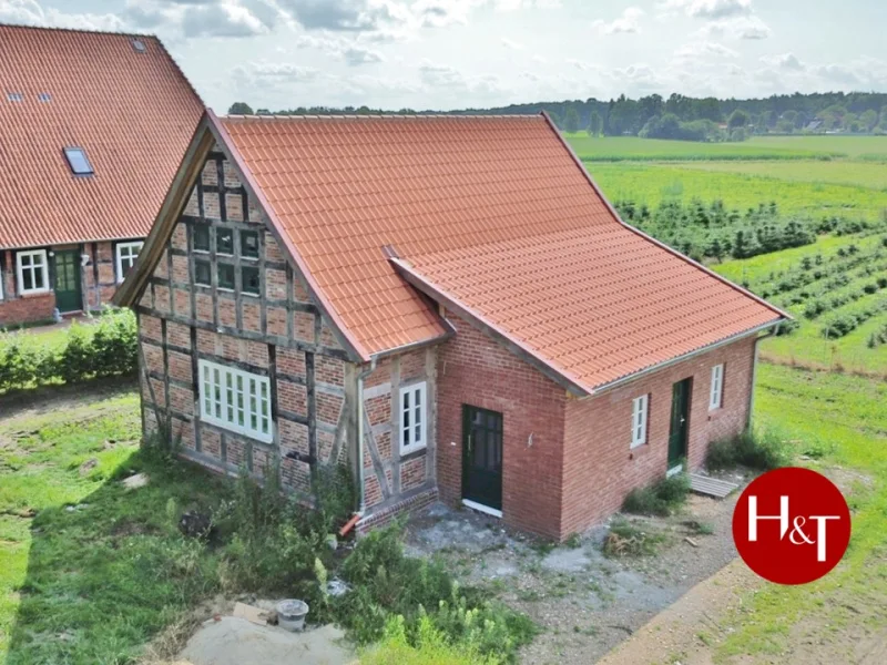 Vermietung Stuhr 3 Zimmer Hechler und Twachtmann Immobilien GmbH - Haus mieten in Stuhr - Komplett saniertes, denkmalgeschütztes Bauernhaus mit Blick ins Grüne!