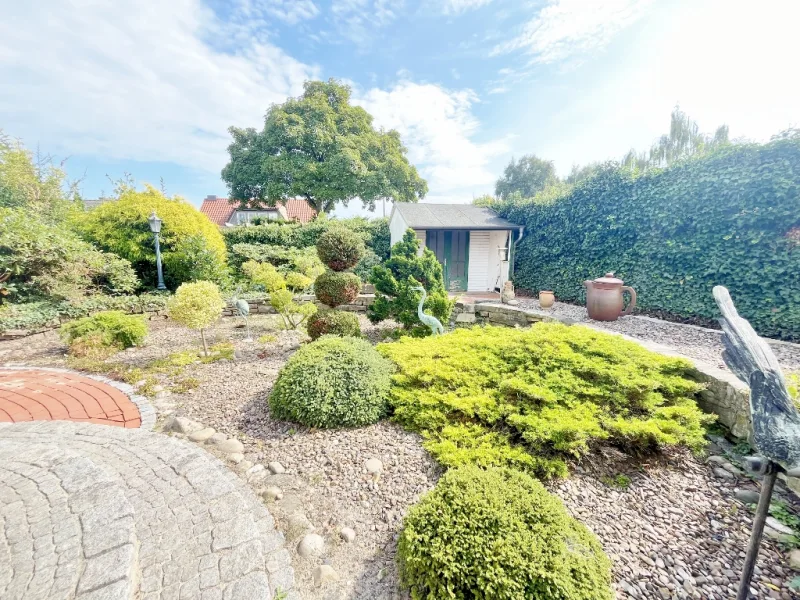 mit tollem Blick in den Garten