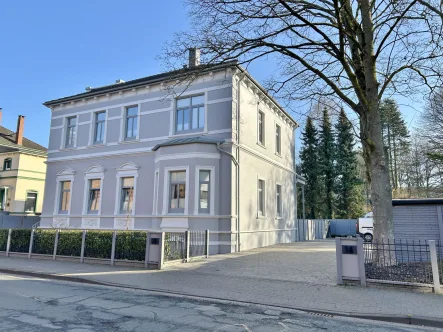 2-Zimmer-Wohnung mieten in Delmenhorst – H&T Immobilien - Wohnung mieten in Delmenhorst - Hochwertig sanierte Wohnung in historischer Kaufmannsvilla!