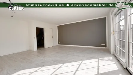 Wohnzimmer - Haus kaufen in Plate / Peckatel - Beste Kaufgelegenheit für schönes Wohnen in Plate/Peckatel - Reihenhaus Nähe Schwerin zum Verkauf