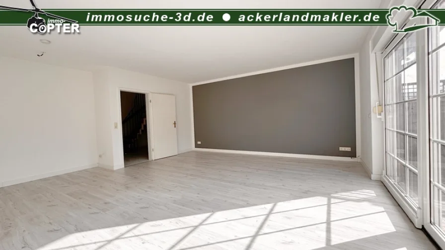 Wohnzimmer - Haus kaufen in Plate / Peckatel - Zum Frühling im eigenen zu Hause - Reihenhaus in Plate/PeckatelNähe Schwerin zum Verkauf