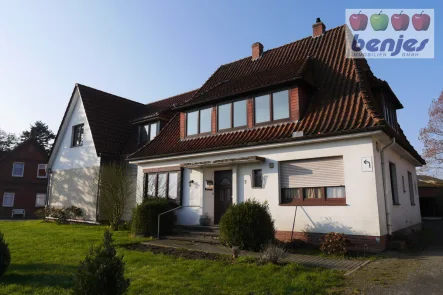 Zweifamilienhaus - Haus kaufen in Asendorf - Direkt am neuen Gewerbegebiet:  Stilvolles Zweifamilienhaus,  ideal auch als repräsentatives Bürohaus oder für andere gewerbliche  Nutzung!